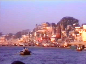 5. Río Ganges y los ghats. Benarés (India). 25 de marzo de 1989.
